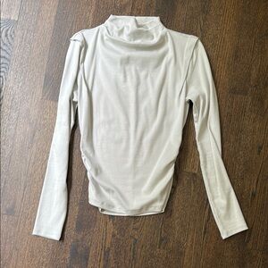 Michael stars long sleeve ribbed top.